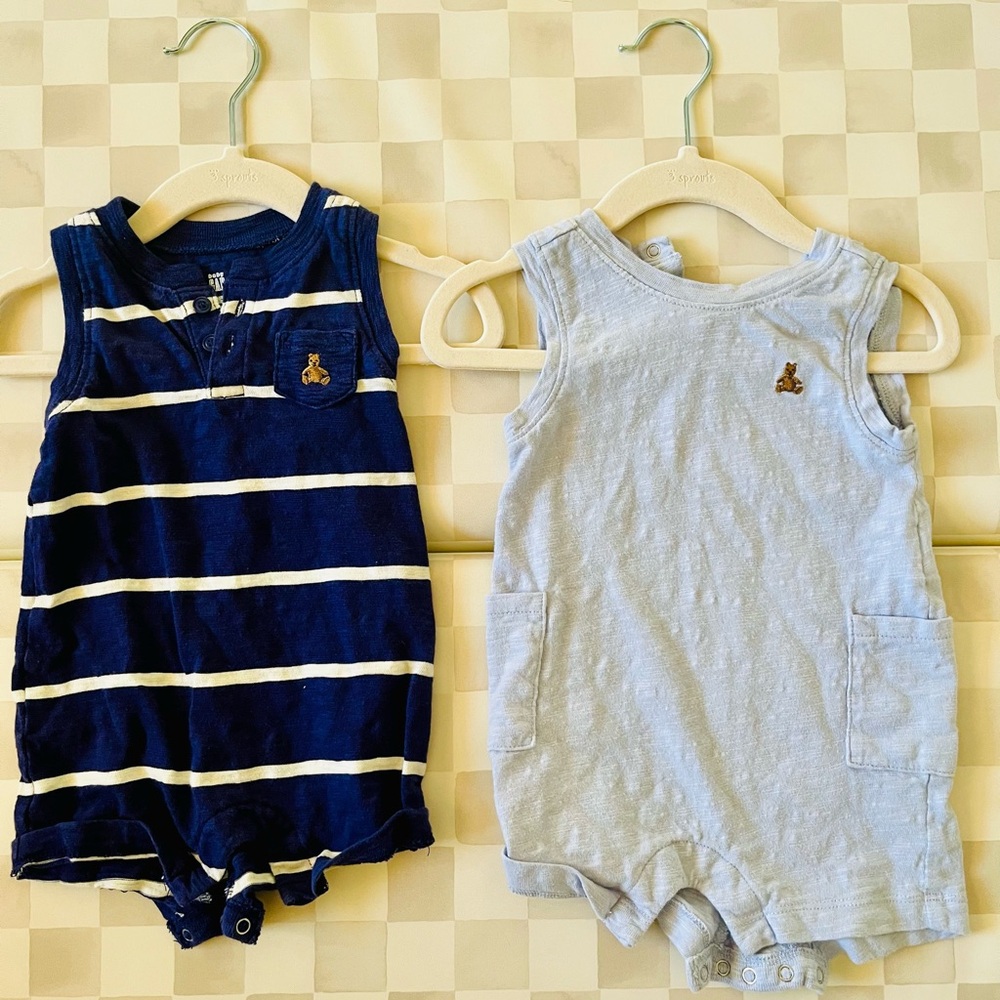 GAP Baby Organic Cotton Shorty One-Piece - Set of 2 - Excellent condition 3-6 mo